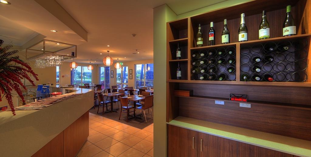 Tropixx Motel Ingham Bagian luar foto